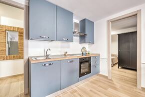 Merlo D - town center & private parking