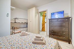 Merlo D - town center & private parking