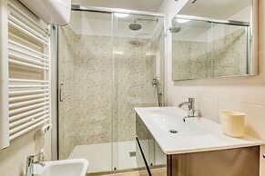 Merlo D - town center & private parking