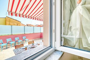 Merlo E - town center & private parking