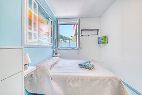 Merlo E - town center & private parking