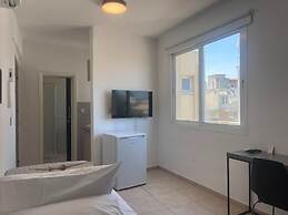 Phaedrus Living: Hoopoe Residencies 201