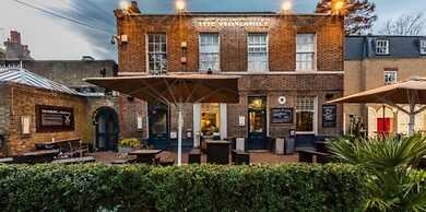 Newly Refurbished 3 bed Flat , Free Parking