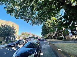 Newly Refurbished 3 bed Flat , Free Parking