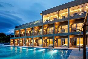 Nueve Poolvilla And Resort