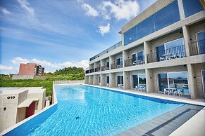 Nueve Poolvilla And Resort