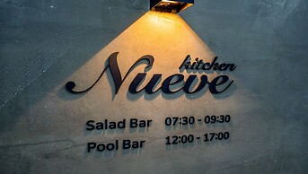 Nueve Poolvilla And Resort