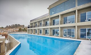 Nueve Poolvilla And Resort