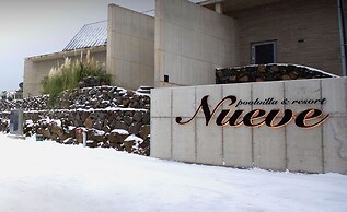 Nueve Poolvilla And Resort