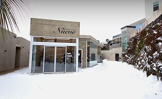 Nueve Poolvilla And Resort