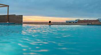 Nueve Poolvilla And Resort