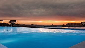 Nueve Poolvilla And Resort