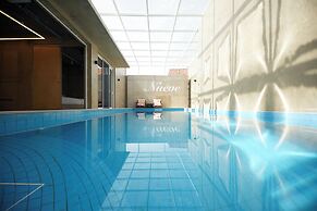 Nueve Poolvilla And Resort