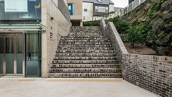 Nueve Poolvilla And Resort