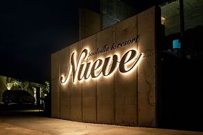 Nueve Poolvilla And Resort