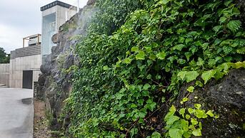 Nueve Poolvilla And Resort