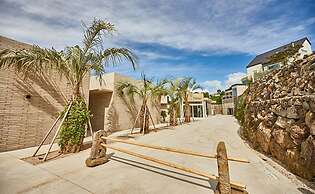 Nueve Poolvilla And Resort