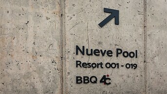 Nueve Poolvilla And Resort