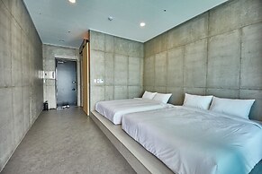 Nueve Poolvilla And Resort