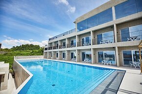 Nueve Poolvilla And Resort