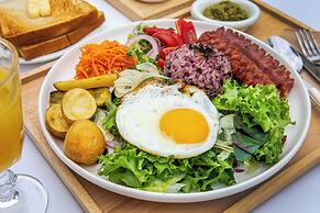 Nueve Poolvilla And Resort