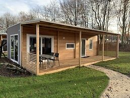 Charming Chalet 2 km. of the Efteling