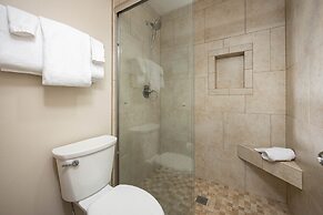 Phoenix East 2 2113 3 Bedroom Condo