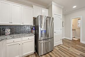 Second-row Home Just Across The Street From The Beach Access, Communit