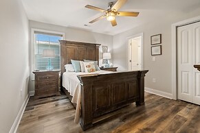 Second-row Home Just Across The Street From The Beach Access, Communit