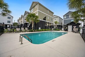 Second-row Home Just Across The Street From The Beach Access, Communit