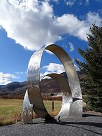 Rocky Mountain Escape At New Claim! 2 Bedroom Condo by RedAwning