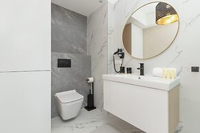 Apartport With Port View by Renters