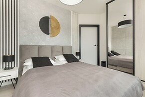 Apartport With Port View by Renters