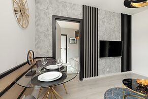 Apartport Apartment With A/C by Renters