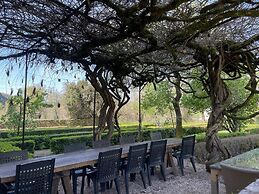Historic Manor House 50 m From the River Lot