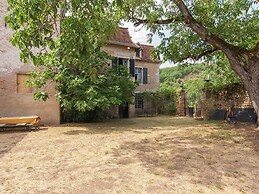 Historic Manor House 50 m From the River Lot