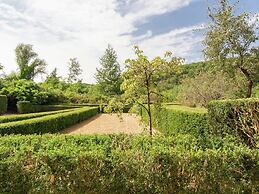 Historic Manor House 50 m From the River Lot