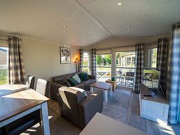 Well-maintained Chalet With Terrace