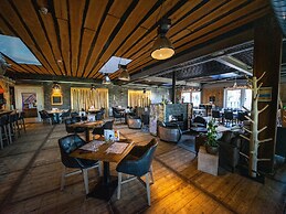 Well-maintained Chalet With Terrace