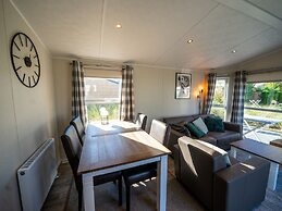 Well-maintained Chalet With Terrace