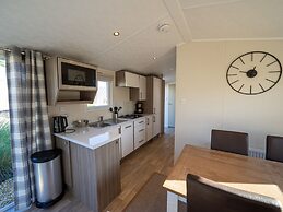 Well-maintained Chalet With Terrace