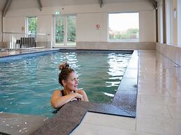 Thatched Villa With Sauna in Holiday Park