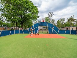 Nice Chalet in a Holiday Park