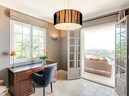 Mandelieu Villa With Rooftop