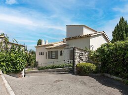 Mandelieu Villa With Rooftop