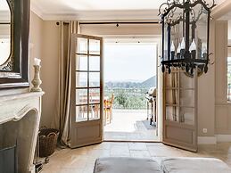 Mandelieu Villa With Rooftop