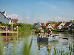 Restyled Villa With Sauna and Rowing Boat Near sea