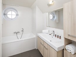 Restyled Villa With Sauna and Rowing Boat Near sea