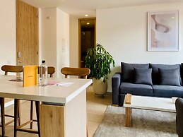 w Illustrious 2BR w Street View in Chapinero