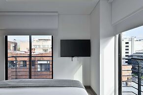 w Illustrious 2BR w Street View in Chapinero